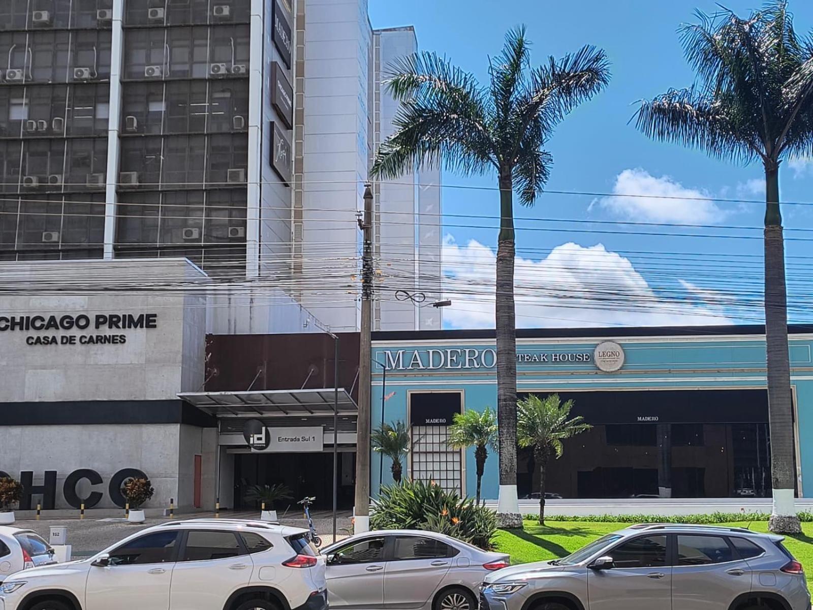 Hotel Grand Mercure Flat Particular Com Varanda, Garagem E Wi-Fi Μπραζίλια Εξωτερικό φωτογραφία